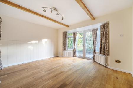 1364303-5-68e7f2d...