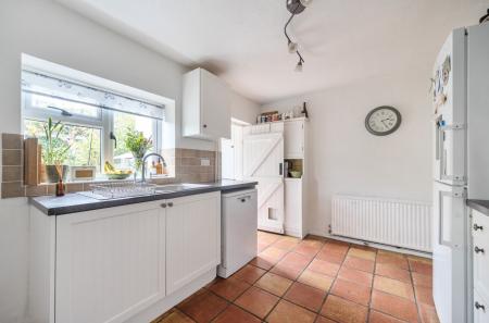 1366048-4-68ee526...