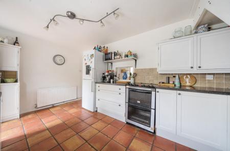 1366048-5-68ee529...