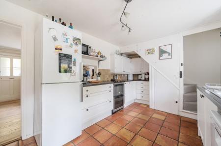 1366048-6-68ee52a...