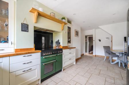 1364699-9-68e930a...