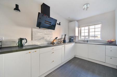 1345680-28-68da6e...