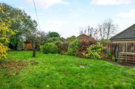 1372385-21-68f9f3...