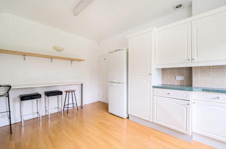 1372385-13-68f9ef...