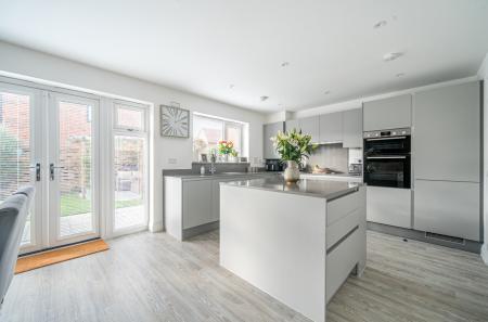 1361236-13-68ff80...