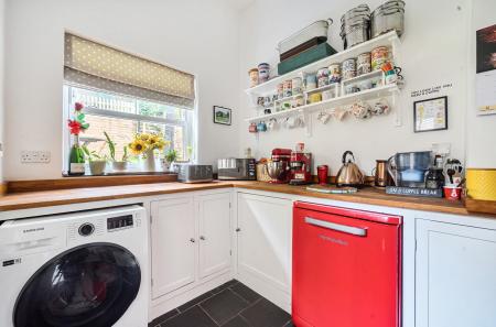 1375169-26-690c78...