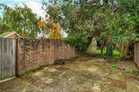 1380338-7-691200c...