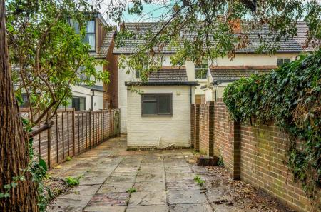 1380338-6-691200b...