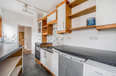 1380338-12-691201...