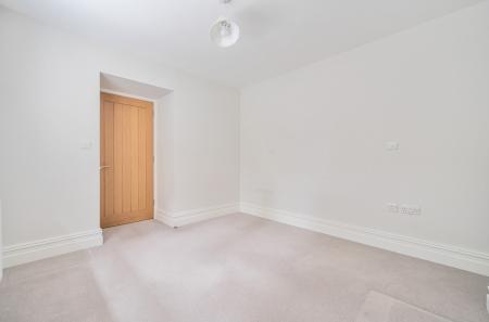 1376315-15-690c86...