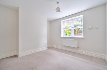 1376315-13-690c85...