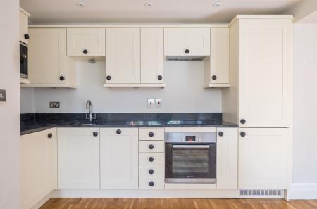 1376315-23-690c87...