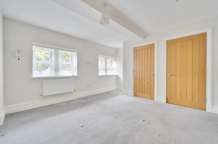 1376315-8-690c85b...