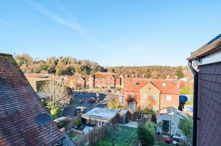 1383745-45-692086...