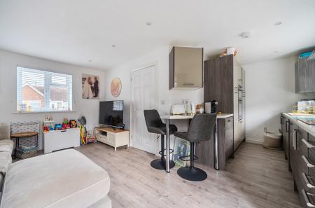 1383622-13-69246b...