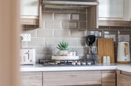 1382641-19-6925c5...