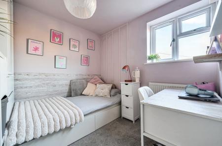 1382641-12-6925c4...