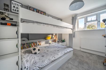 1382641-4-6925c44...