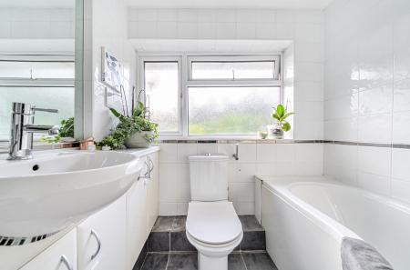 1385133-9-6925bab...