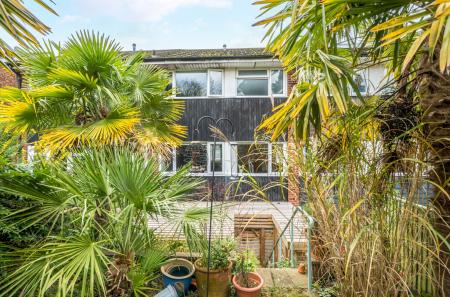 1385133-4-6925ba8...