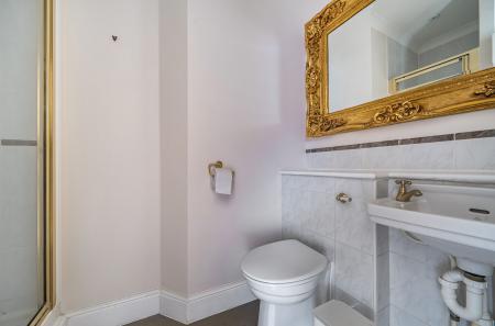 1386720-9-692ee3e...