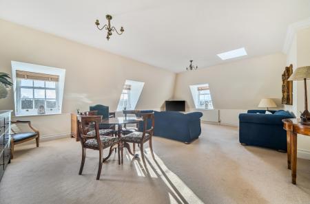 1386720-19-692ee4...