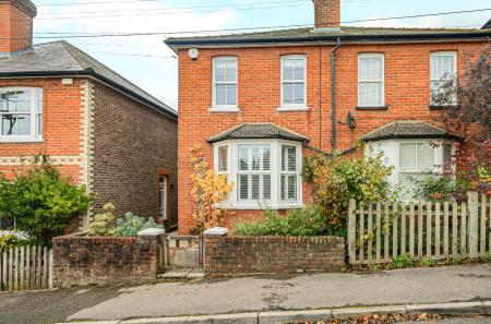 1372093-1-6903414...