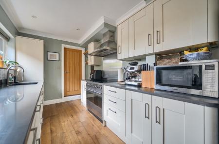 1372093-16-690342...