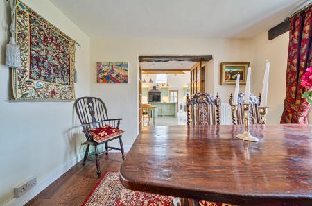 1389384-52-694004...