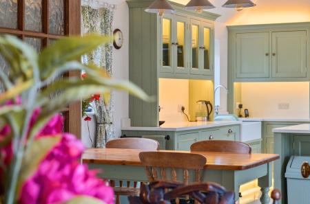 1389384-57-694004...