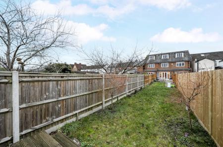 1387222-3-694a6ef...