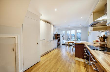 1387222-15-694a70...