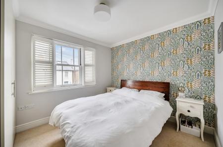 1387222-24-694a70...