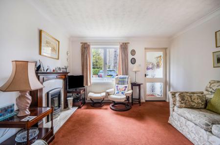 1383451-15-692827...