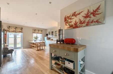 1382889-14-692450...