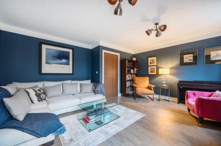 1382889-23-692461...