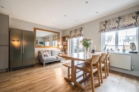 1382889-12-692450...