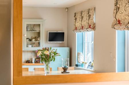 1382889-10-692450...