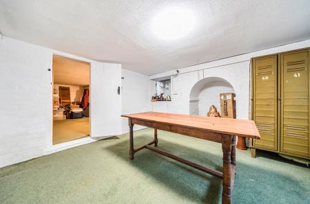 1393061-13-6943df...