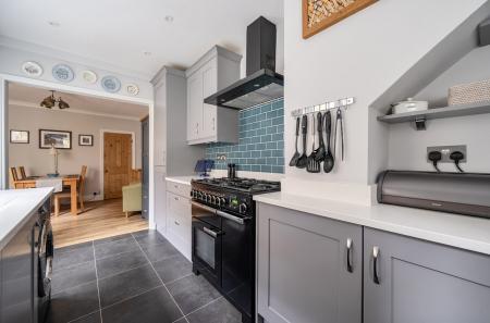 1388656-13-695d20...