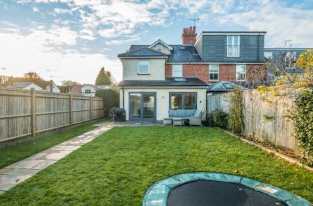 1372354-4-691cae6...