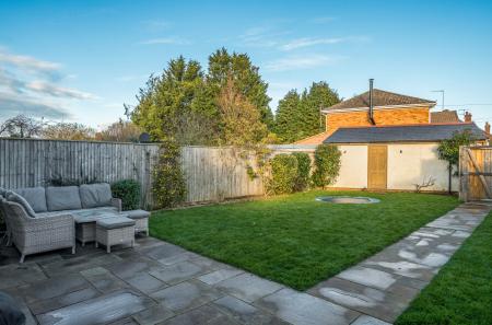 1372354-8-691cae9...