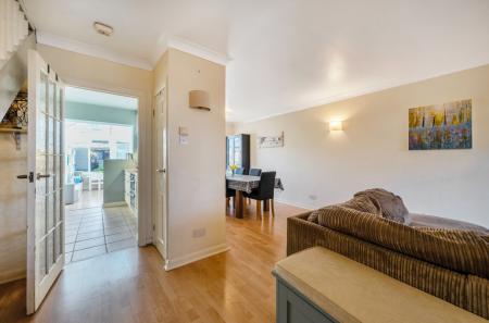 1395187-10-695e42...