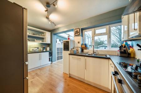 1399943-33-696637...