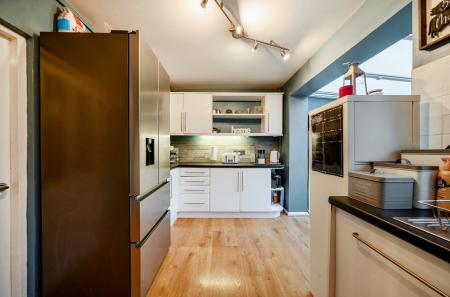 1399943-31-696636...