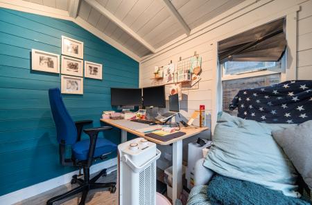 1399943-10-696633...