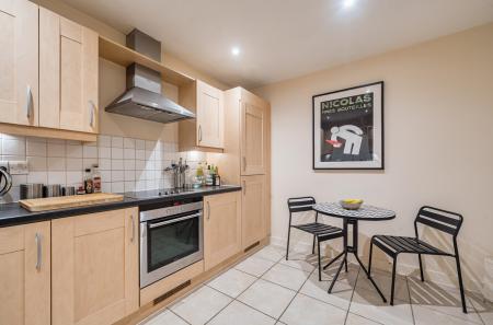 1396773-10-695fc8...