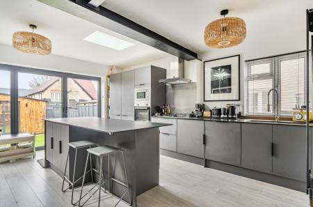 1399942-13-69690f...