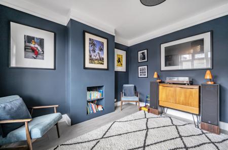 1399942-17-696911...