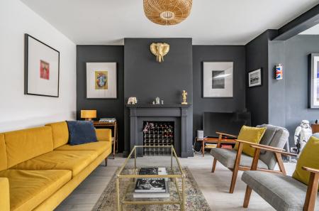 1399942-7-69690d4...